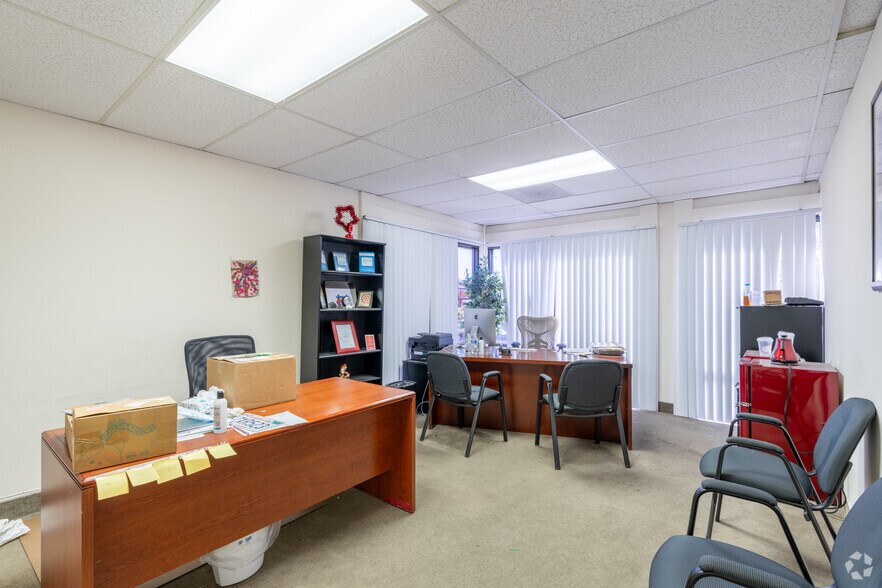 More Photos Of 6904-6920 Miramar Rd, San Diego Unknown For Lease