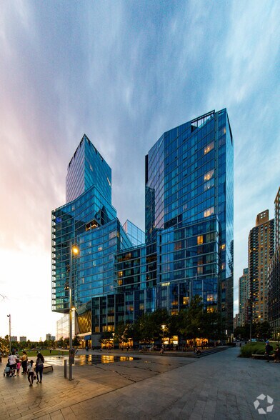 More Photos Of 400 W 61st St, New York Apartments For Lease