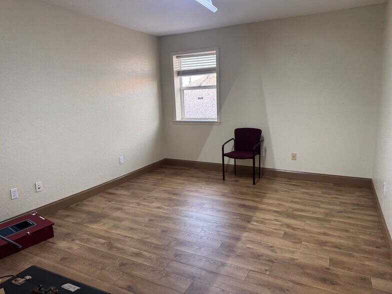 More Photos Of 1007 Manatee Ave, Bradenton Storefront Retail Office For Sale