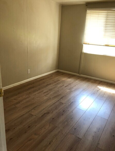 More Photos Of 3251 Rogue River Hwy, Grants Pass Apartments For Sale