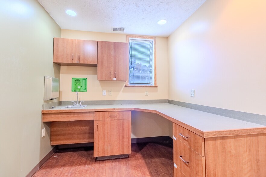 More Photos Of 1600 Wildlife Lodge Rd, Lower Burrell Medical For Lease