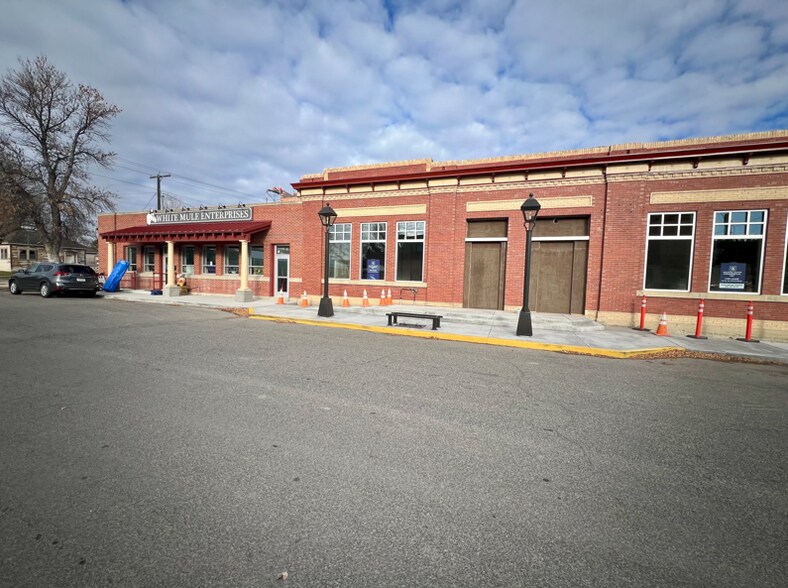 More Photos Of 201 Main St, Roundup Restaurant For Sale