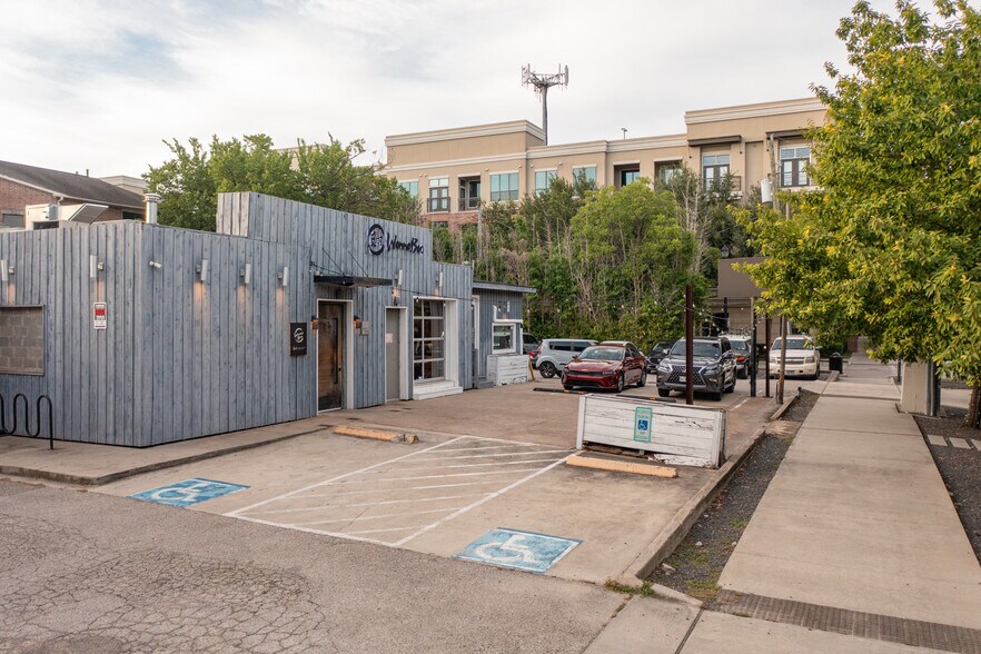 More Photos Of 2708 Bagby St, Houston Restaurant For Sale
