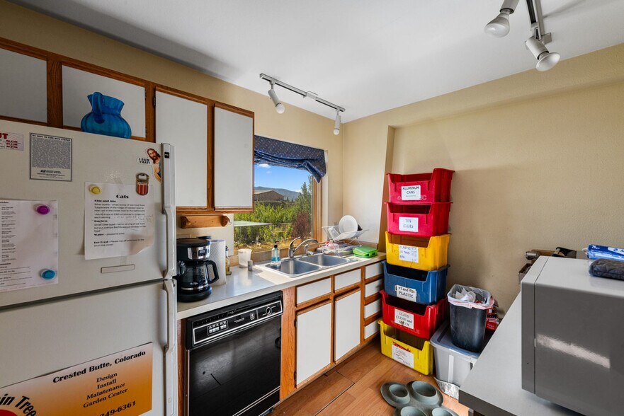 More Photos Of 305 Buckley Dr, Crested Butte Contractor Storage Yard For Sale