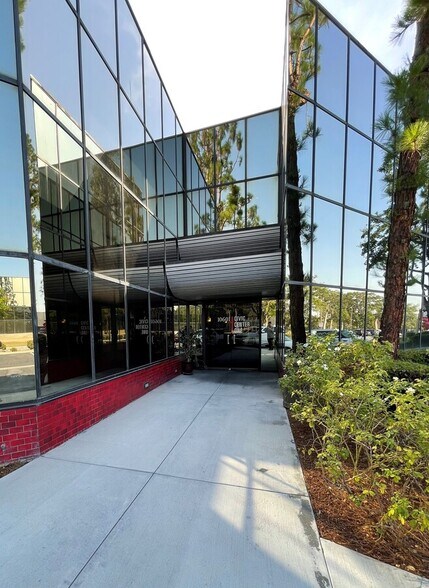 More Photos Of 10601 Civic Center Dr, Rancho Cucamonga Office For Lease
