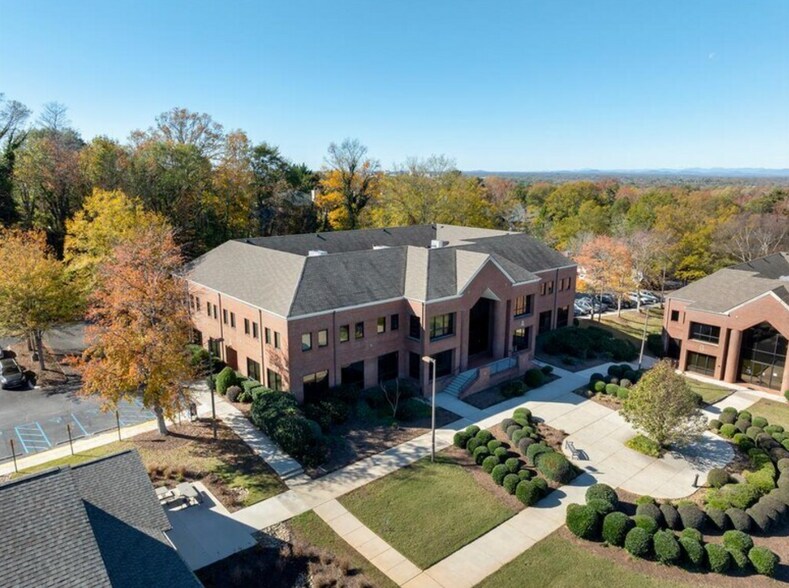 More Photos Of 330 Pelham Rd, Greenville Medical For Lease