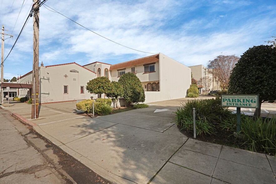 More Photos Of 1370 Santa Rosa St, San Leandro Funeral Home For Sale