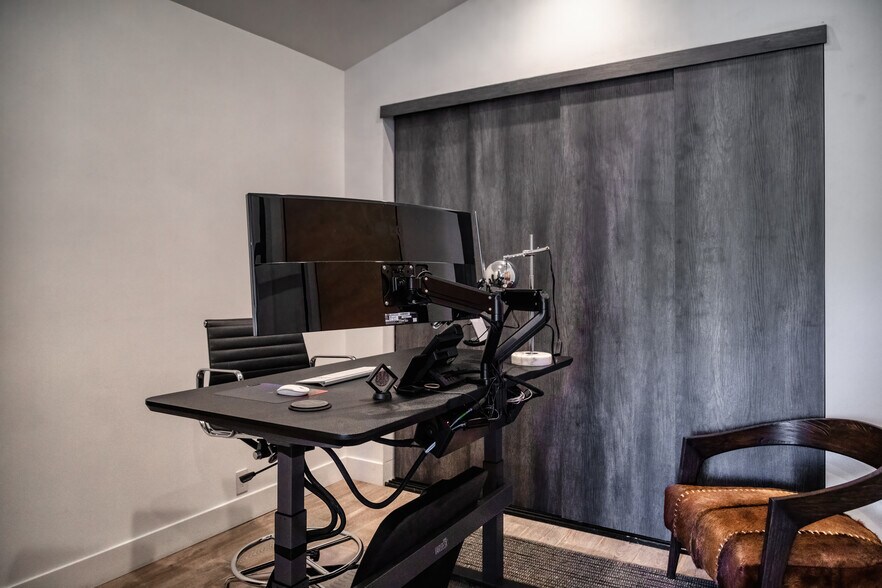 More Photos Of 8325 W Happy Valley Rd, Peoria Office For Lease