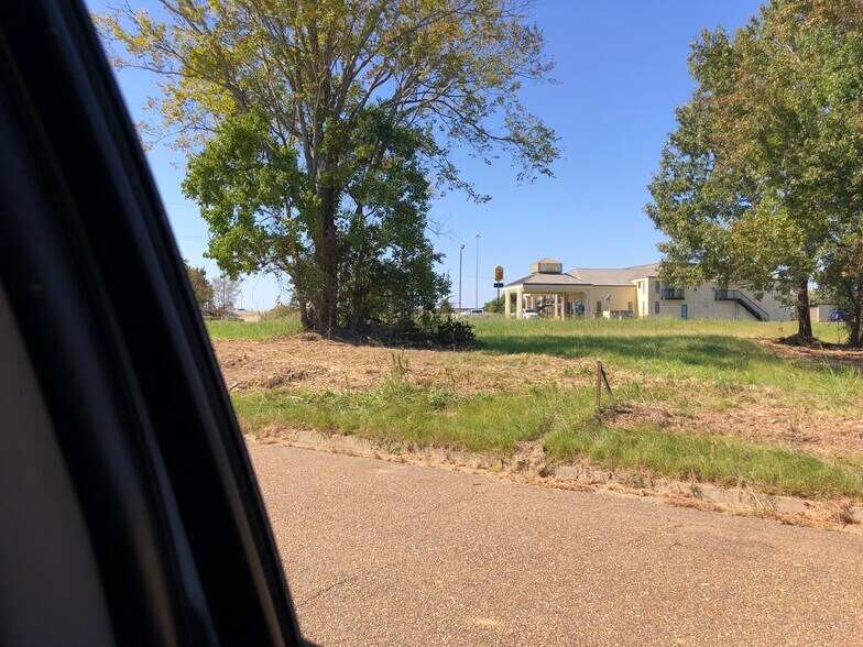 More Photos Of 415 Business Park, Gluckstadt Land For Sale