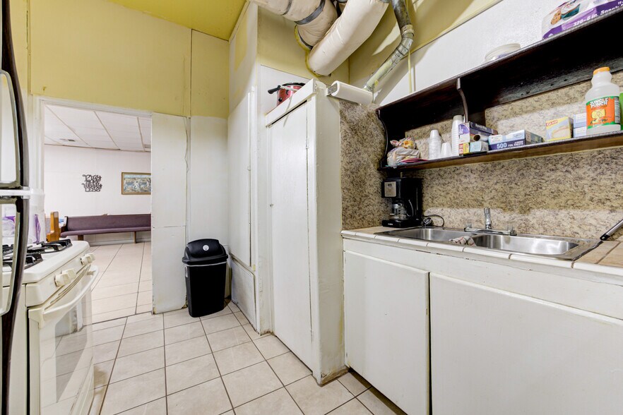 More Photos Of 1923 N Lottie Ave, Oklahoma City Storefront For Sale