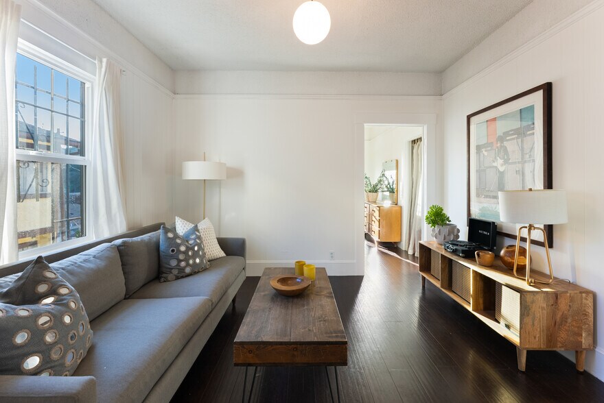 More Photos Of 534 Casanova St, Los Angeles Apartments For Sale