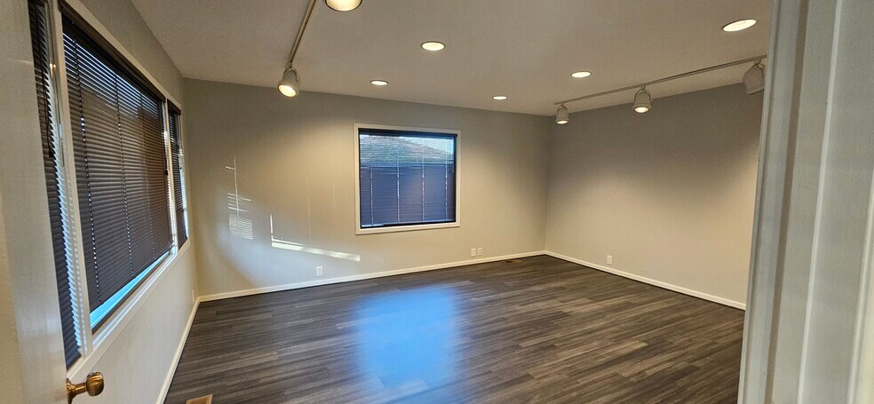 More Photos Of 6409 Fleming St, Everett Office For Lease