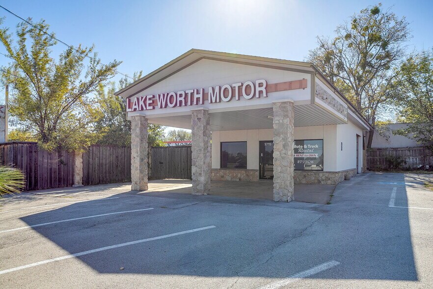 More Photos Of 5715 Azle Ave, Fort Worth Storefront Retail Office For Lease