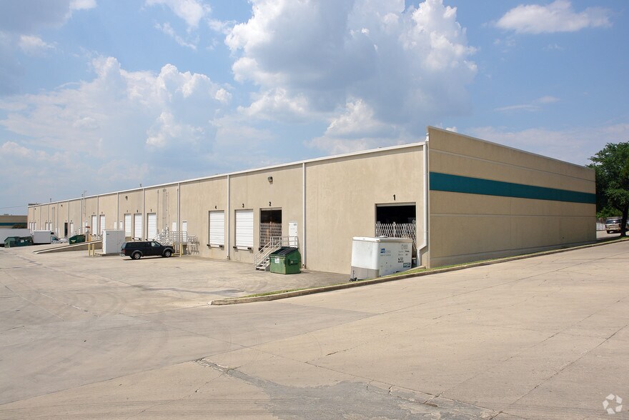 More Photos Of 12000 Crownpoint Dr, San Antonio Unknown For Lease