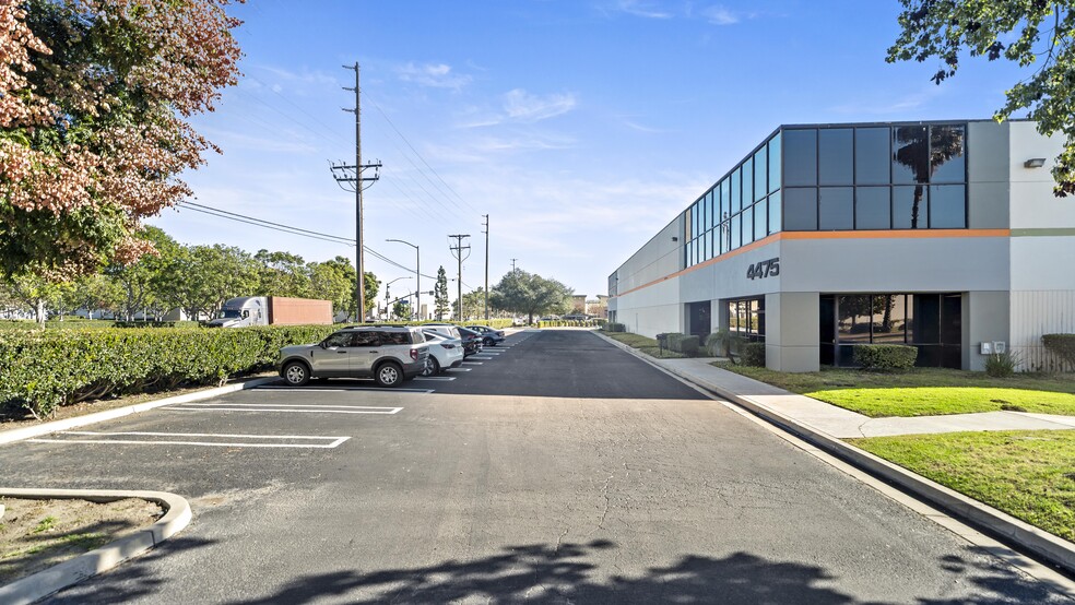 More Photos Of 4475 Eucalyptus Ave, Chino Warehouse For Lease