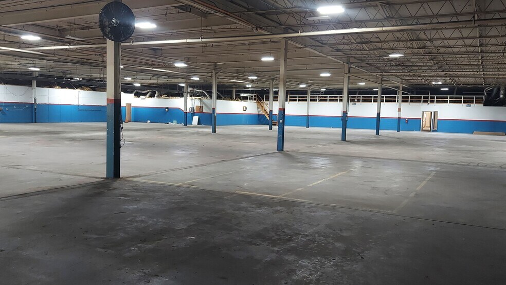 More Photos Of 1 Balcrank Way, Weaverville Warehouse For Lease
