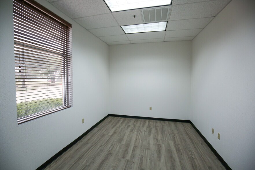More Photos Of 9250 Pasadena, Frisco Medical For Lease