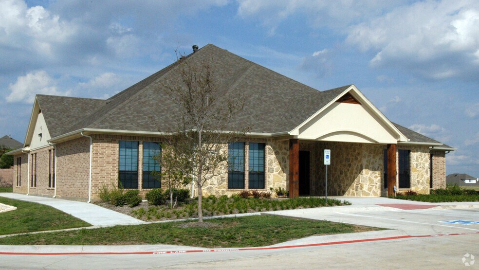 Primary Photo Of 714 Hunter Row Ct, Mansfield Office For Lease