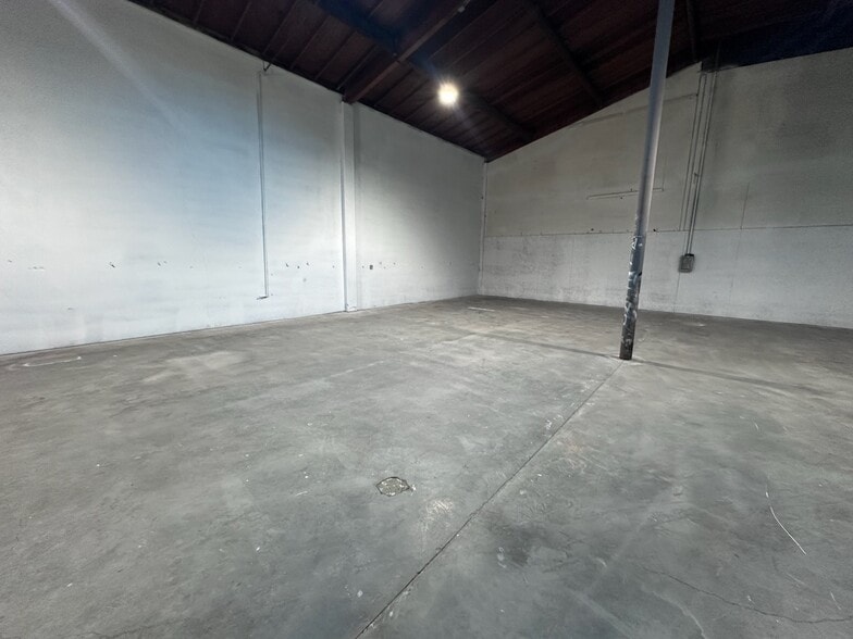 More Photos Of 7324 Madison St, Paramount Warehouse For Sale