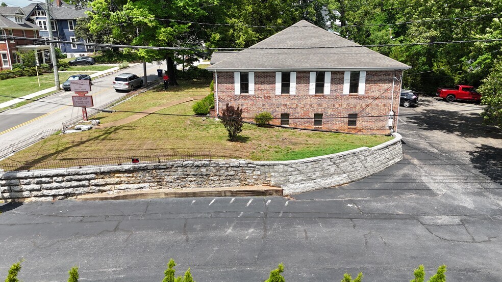 More Photos Of 300 Forest Ave, Chattanooga Office For Sale