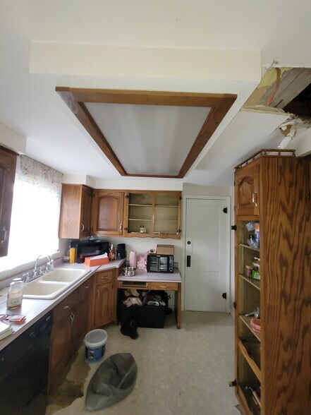 More Photos Of 5430 Rockville Rd, Indianapolis Specialty For Sale