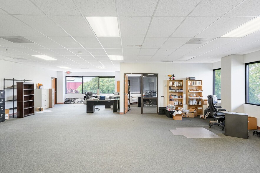 More Photos Of 1852 Fescue St SE, Albany Office For Sale