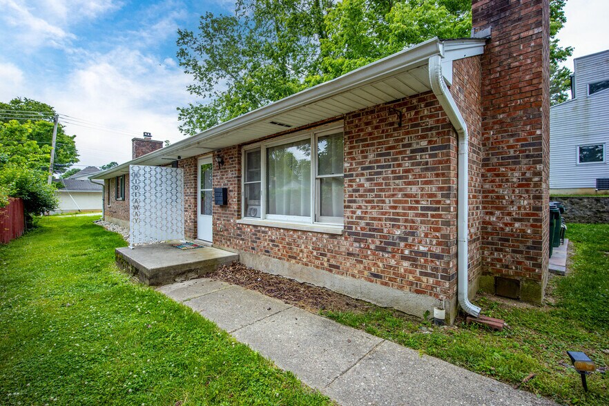 More Photos Of 319 N Elm St, Oxford Apartments For Sale
