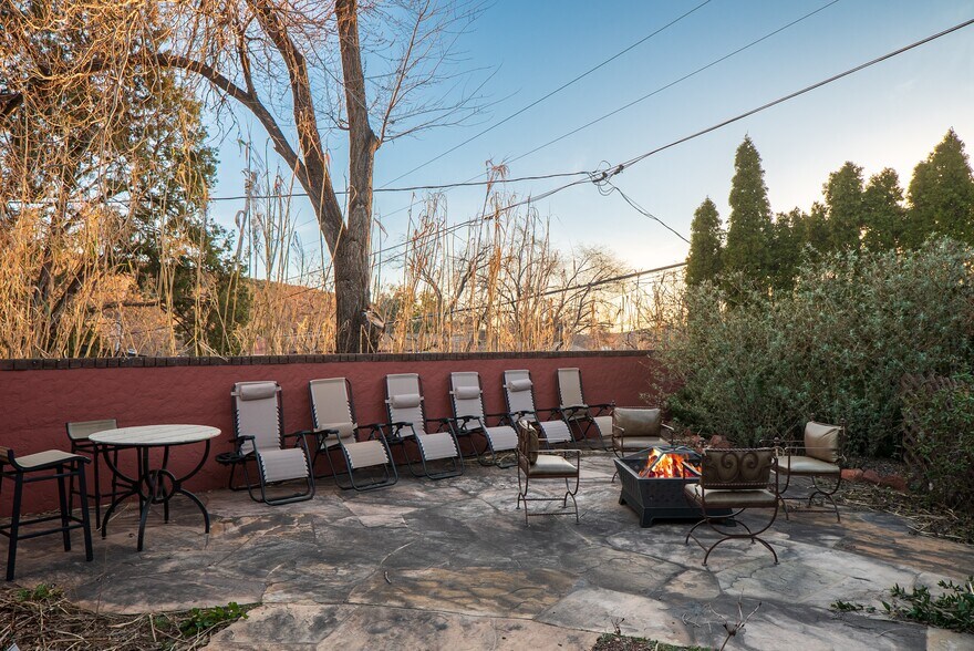 More Photos Of 45 Birch Blvd, Sedona Medical For Lease