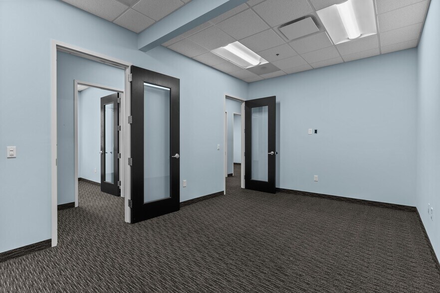 More Photos Of 6740 Rock Spring Rd, Wilmington Office For Lease