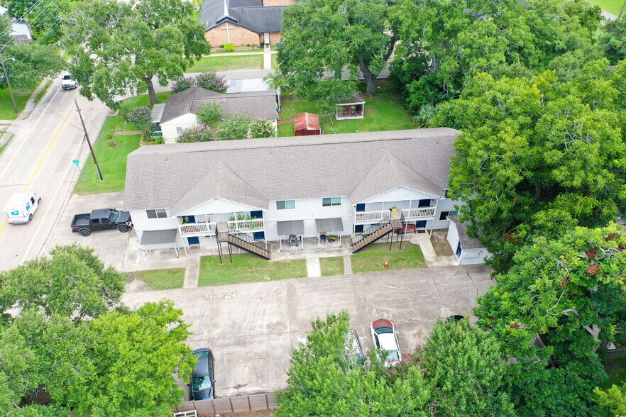 More Photos Of 1312 W Adoue St, Alvin Apartments For Sale
