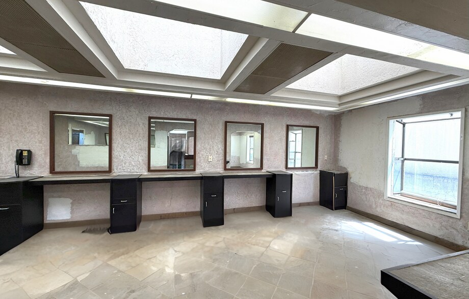 More Photos Of 94 N Baldwin Ave, Sierra Madre Medical For Sale