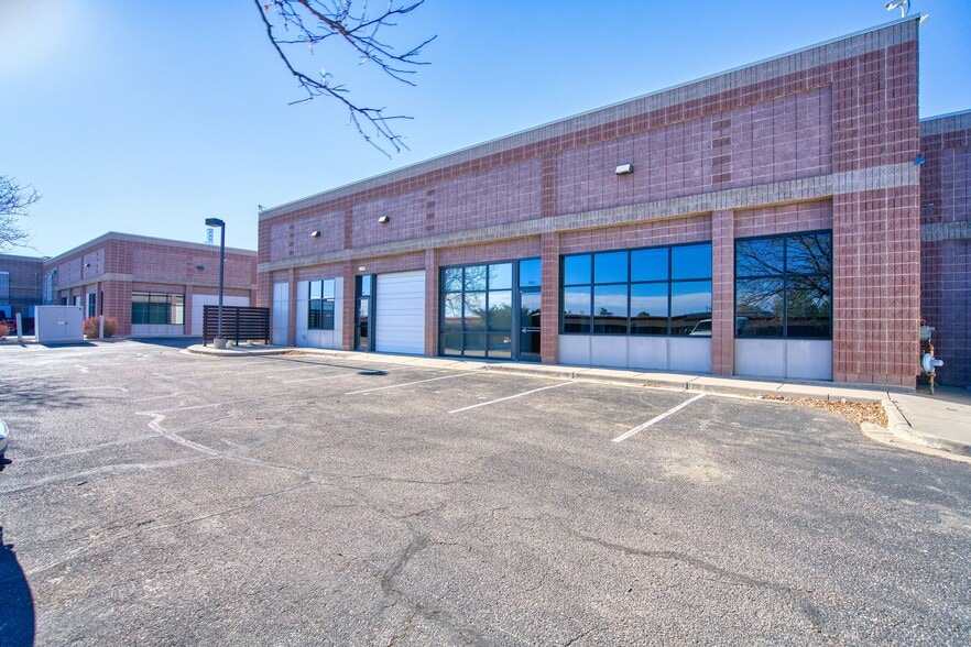 More Photos Of 590 Burbank St, Broomfield Flex For Lease
