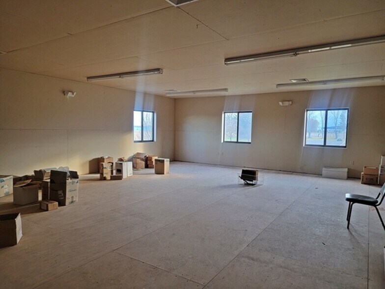 More Photos Of 3500 Air Park Rd, Marshfield Warehouse For Sale