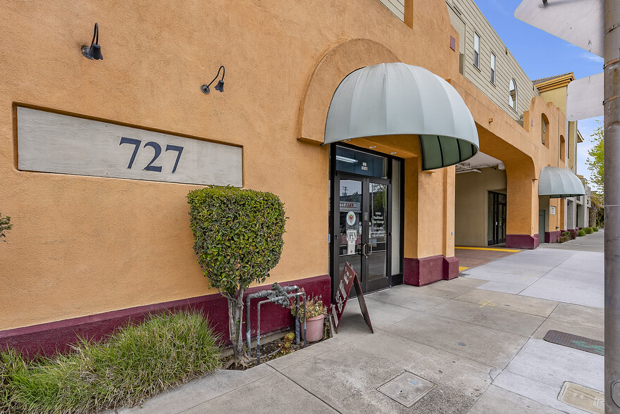 More Photos Of 727 San Pablo Ave, Albany Storefront Retail Residential For Sale