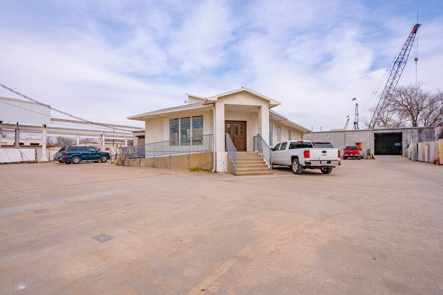 More Photos Of 10582 Spangler Rd, Dallas Manufacturing For Sale