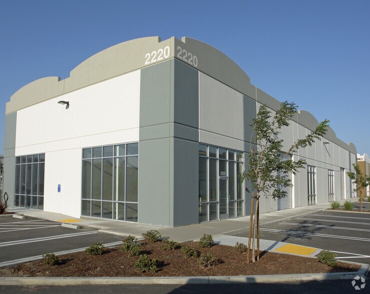 More Photos Of 2220 N MacArthur Dr, Tracy Warehouse For Lease