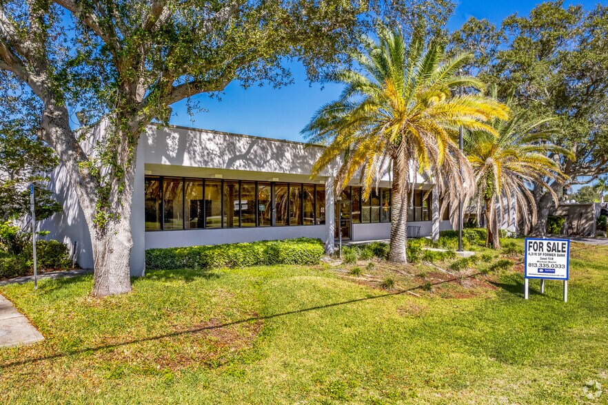 More Photos Of 2046 Bayshore Blvd, Dunedin Storefront Retail Office For Sale