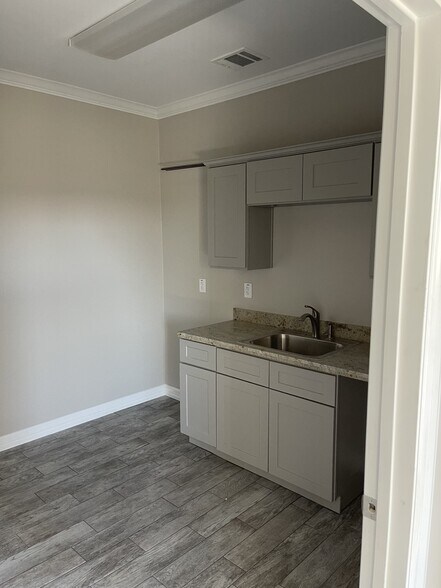 More Photos Of 2743 Smith Ranch Rd, Pearland Medical For Lease