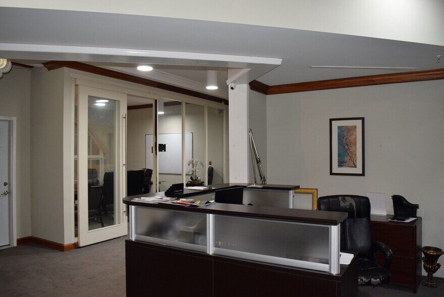 More Photos Of 200 Peachtree St NW, Atlanta Office For Sale
