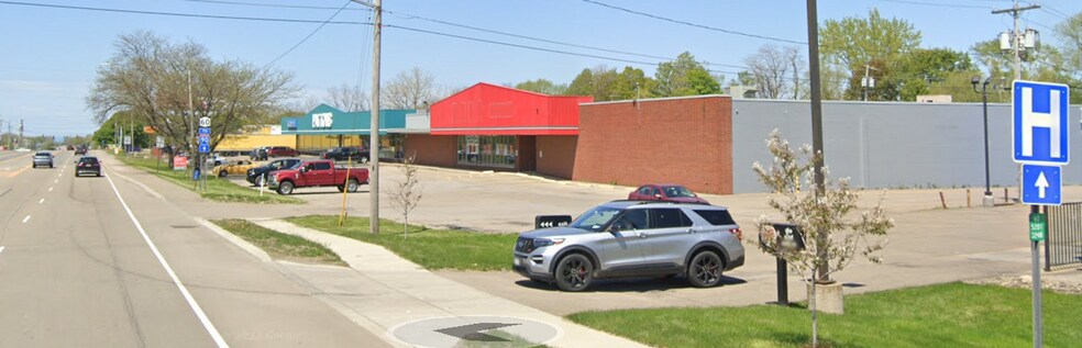 More Photos Of 10376 Bennett Rd, Fredonia General Retail For Lease