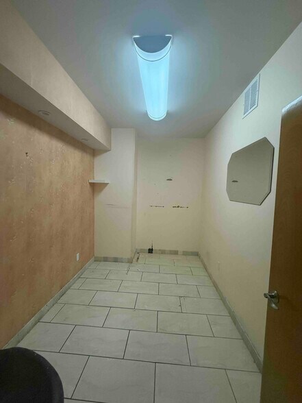 More Photos Of 427 Front St, Catasauqua Storefront Retail Residential For Lease