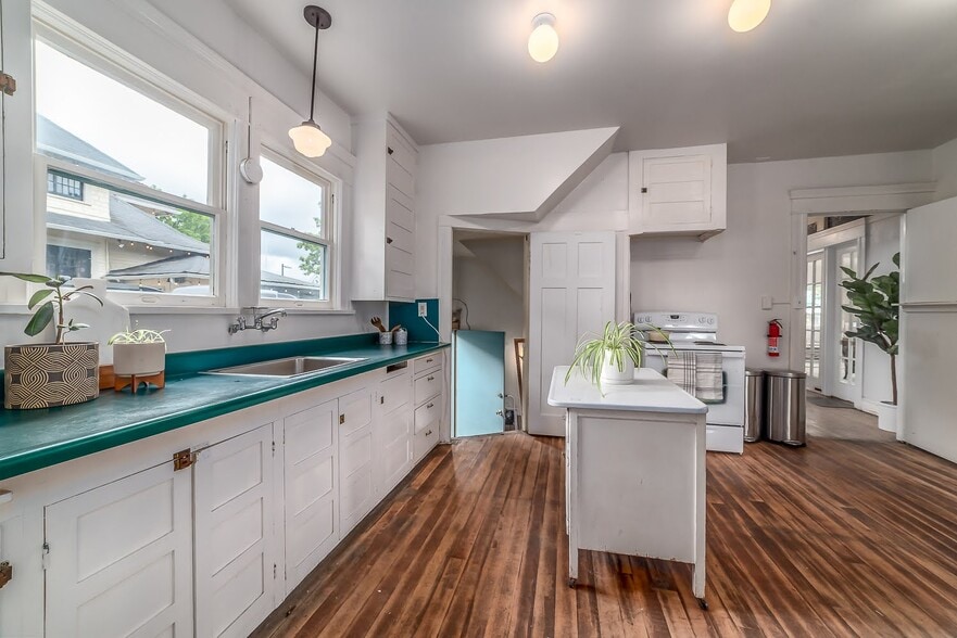 More Photos Of 354 W 6th Ave, Eugene Storefront Retail Office For Sale