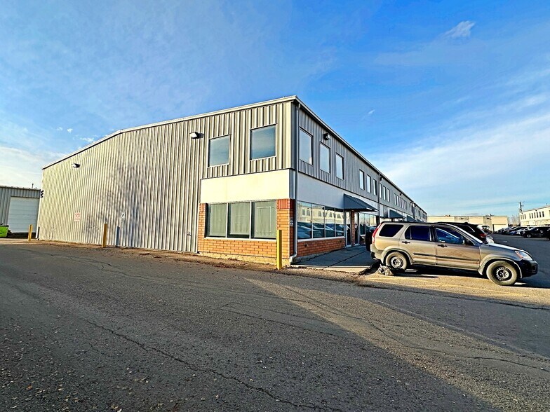 More Photos Of 380 Mackenzie Blvd, Fort McMurray Warehouse For Lease