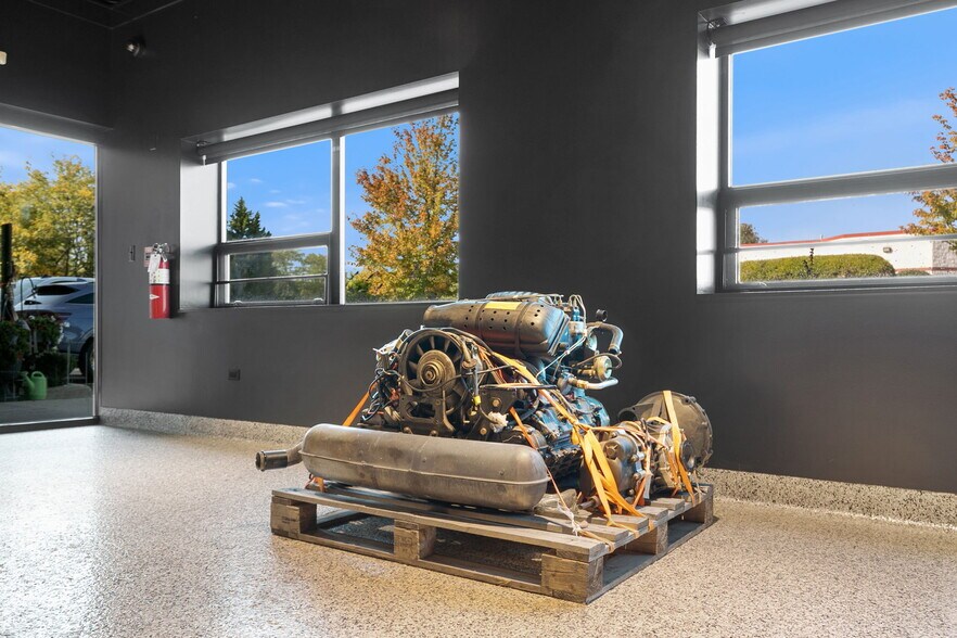 More Photos Of 1180-1198 Heather Dr, Lake Zurich Warehouse For Sale