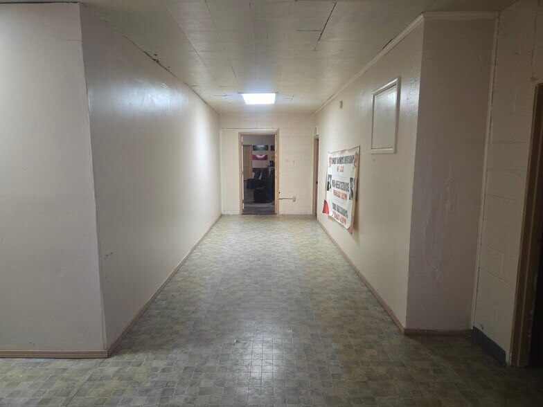 More Photos Of 1999 Pryor Rd, Atlanta Warehouse For Sale