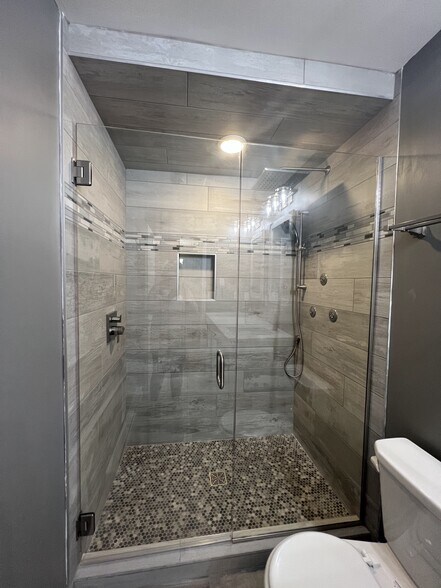 More Photos Of 1747 Oakdale Ave, Green Bay Apartments For Sale