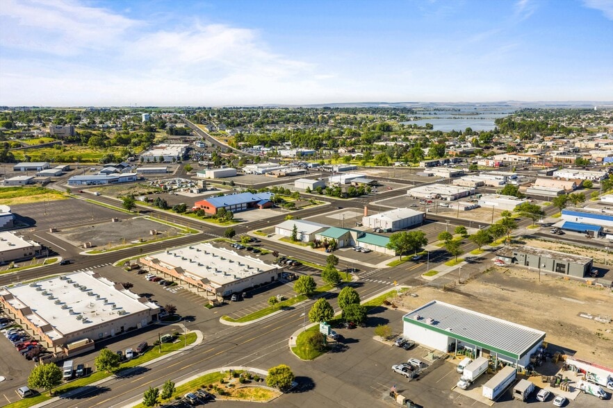 More Photos Of 720 E 3rd Ave, Moses Lake Manufacturing For Sale