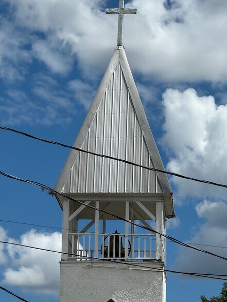 More Photos Of 18-20 E Pleasant St, Avon Park Religious Facility For Sale