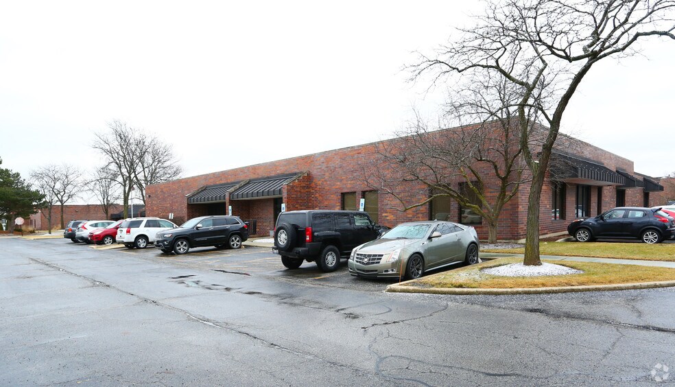 More Photos Of 5350-5360 Keystone Ct, Rolling Meadows Light Distribution For Lease