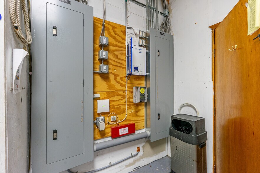 More Photos Of 4170 S Ridgewood Ave, Edgewater Specialty For Lease